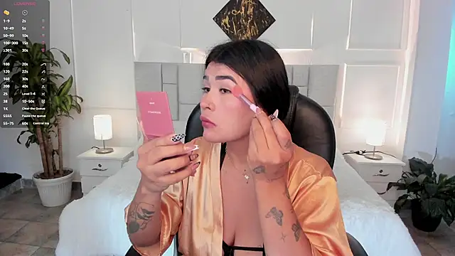 Martina evan online show from 07/17/26, 09:39