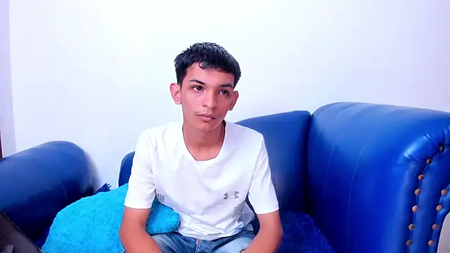 littlecum18 online show from 06/19/26, 12:33