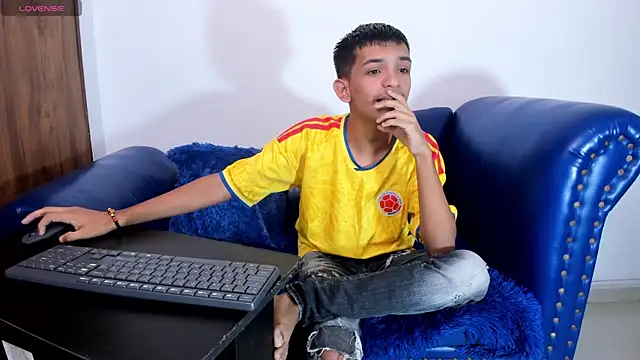 littlecum18 online show from 07/03/26, 12:22