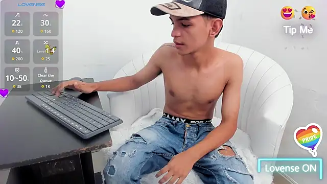 littlecum18 online show from 06/13/26, 12:03