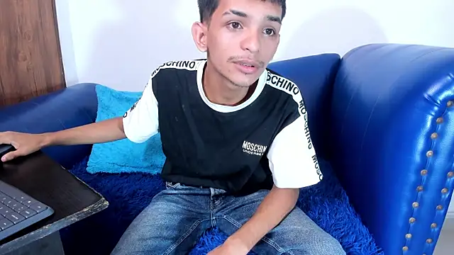 littlecum18 online show from 07/23/26, 02:14