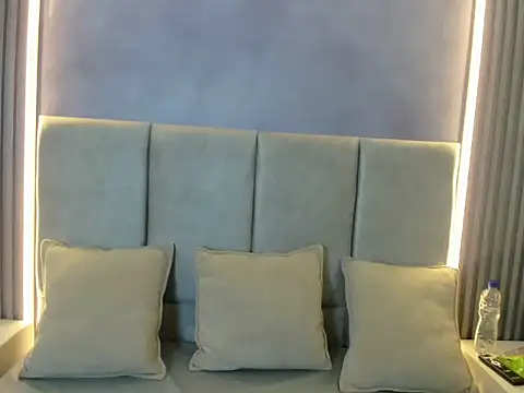 LunaAura online show from 06/15/26, 03:40