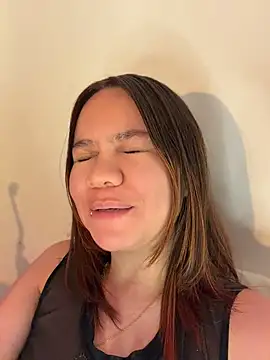 Snapshot of Emma_Jonas chatting on 07/16/26, 04:59 Emma Jonas online show from 07/16/26, 04:59