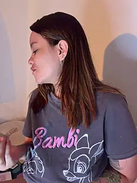 Snapshot of Emma_Jonas chatting on 07/29/26, 01:43 Emma Jonas online show from 07/29/26, 01:43