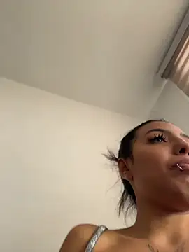 Snapshot of pursena_ chatting on 07/10/26, 05:57 pursena online show from 07/10/26, 05:57