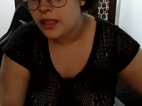 Lolacurly69 online show from 06/17/26, 02:33