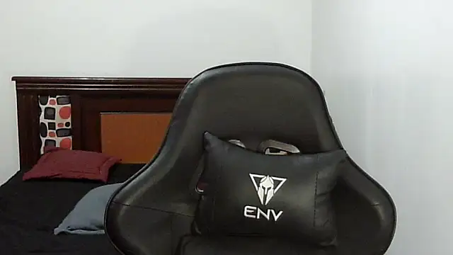 Lolacurly69 online show from 07/02/26, 12:00