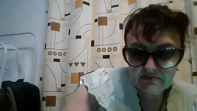 ErikaXShine online show from 06/12/26, 06:27