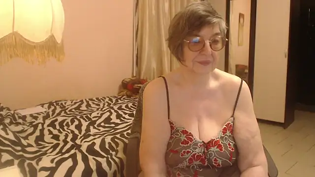 Sharon Amore online show from 11/28/25, 06:35