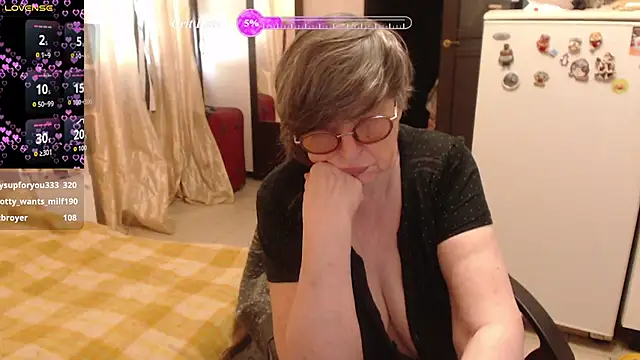 Snapshot of Sharon_Amore chatting on 07/16/26, 09:39 Sharon Amore online show from 07/16/26, 09:39
