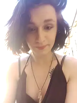 Snapshot of MickeQuinee chatting on 07/18/26, 10:57 MickeQuinee online show from 07/18/26, 10:57
