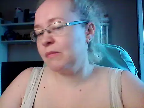 Viola27 online show from 06/15/26, 02:28