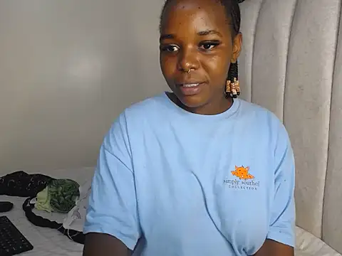 Snapshot of prettty_kemmy chatting on 07/14/26, 02:05 prettty kemmy online show from 07/14/26, 02:05