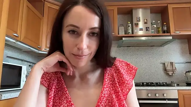 Snapshot of Flamingo_Queen chatting on 06/17/26, 02:38 Flamingo Queen online show from 06/17/26, 02:38