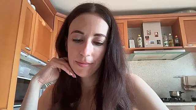 Snapshot of Flamingo_Queen chatting on 07/14/26, 04:28 Flamingo Queen online show from 07/14/26, 04:28