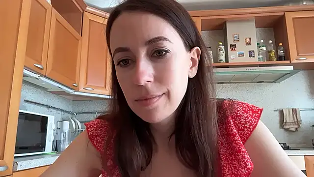 Snapshot of Flamingo_Queen chatting on 06/18/26, 06:12 Flamingo Queen online show from 06/18/26, 06:12