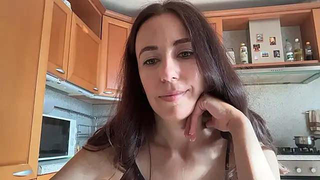Snapshot of Flamingo_Queen chatting on 07/15/26, 04:30 Flamingo Queen online show from 07/15/26, 04:30