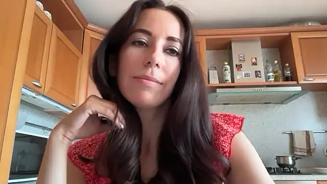 Snapshot of Flamingo_Queen chatting on 07/06/26, 05:58 Flamingo Queen online show from 07/06/26, 05:58