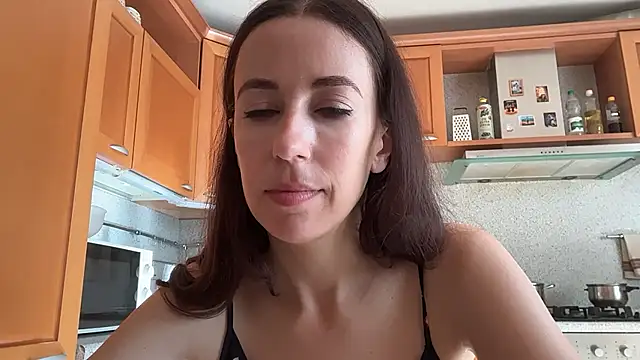 Snapshot of Flamingo_Queen chatting on 07/18/26, 05:05 Flamingo Queen online show from 07/18/26, 05:05