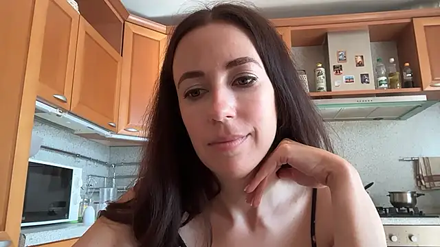 Snapshot of Flamingo_Queen chatting on 07/16/26, 06:10 Flamingo Queen online show from 07/16/26, 06:10