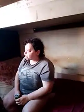 Snapshot of oksana72 chatting on 03/03/26, 10:44 oksana72 online show from 03/03/26, 10:44