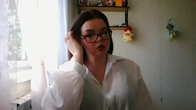 LiyaHoly online show from 06/12/26, 05:16