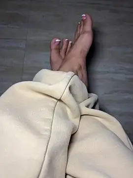 prettytoesfreak online show from 06/08/26, 01:33