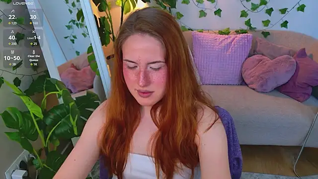Snapshot of ChloeAster chatting on 08/04/26, 07:02 ChloeAster online show from 08/04/26, 07:02