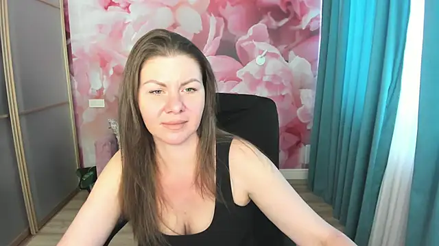 Snapshot of LunaKissesx chatting on 07/05/26, 12:12 LunaKissesx online show from 07/05/26, 12:12