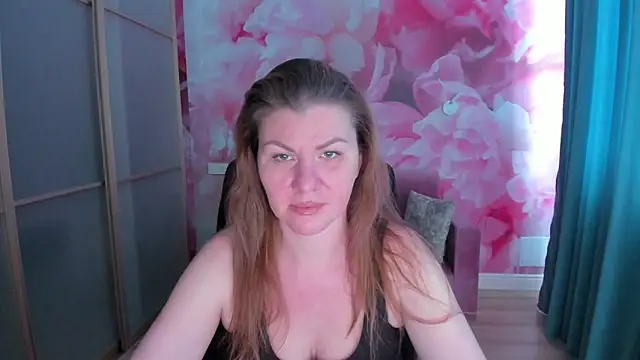 Snapshot of LunaKissesx chatting on 06/14/26, 11:22 LunaKissesx online show from 06/14/26, 11:22