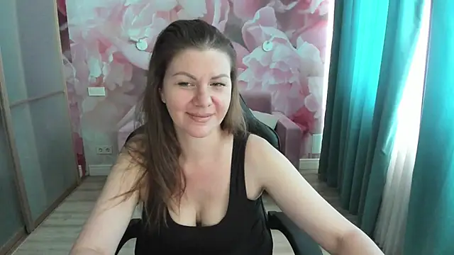 Snapshot of LunaKissesx chatting on 07/18/26, 11:41 LunaKissesx online show from 07/18/26, 11:41