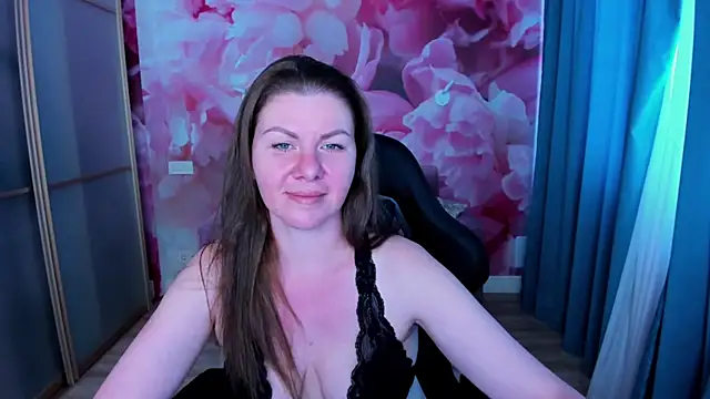 Snapshot of LunaKissesx chatting on 07/11/26, 11:43 LunaKissesx online show from 07/11/26, 11:43