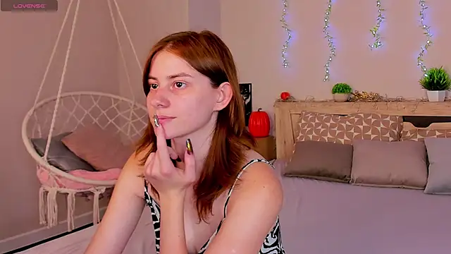 Lilli Rivera online show from 06/14/26, 01:02