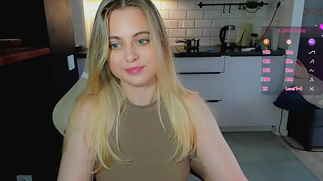 Snapshot of blonde_kellyy chatting on 07/29/26, 04:22 blonde kellyy online show from 07/29/26, 04:22