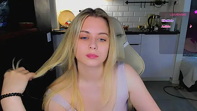 blonde kellyy online show from 06/14/26, 10:49
