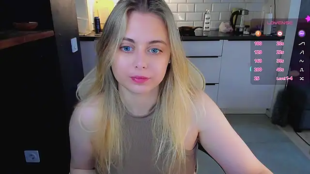 Snapshot of blonde_kellyy chatting on 07/03/26, 05:14 blonde kellyy online show from 07/03/26, 05:14