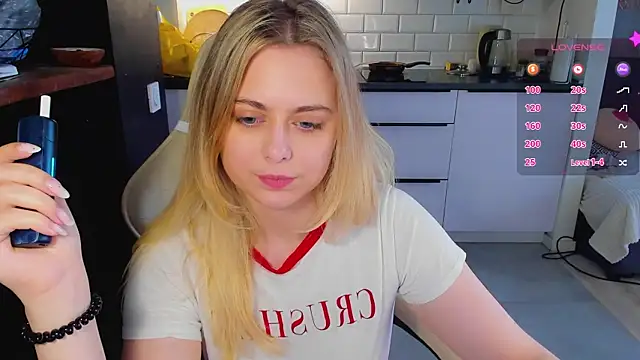 blonde kellyy online show from 06/18/26, 03:16