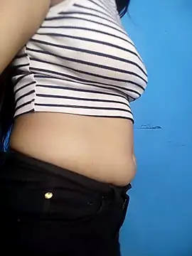 Queen Rosyy online show from 06/12/26, 03:37