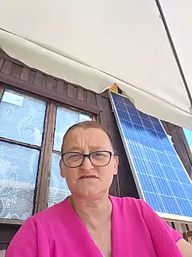Snapshot of ewcia12 chatting on 06/21/26, 10:32 ewcia12 online show from 06/21/26, 10:32