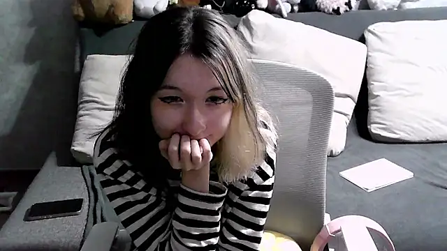 Lilfain baby online show from 07/28/26, 03:21