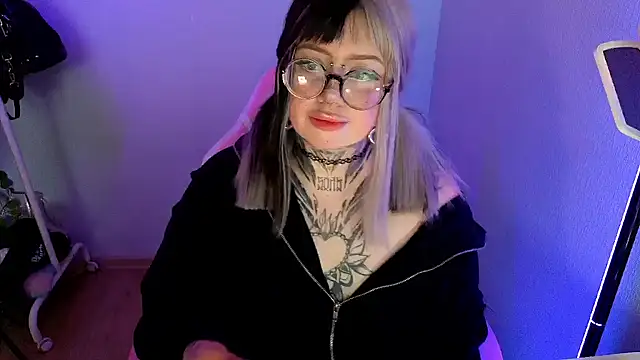 Chiibis online show from 06/20/26, 02:33