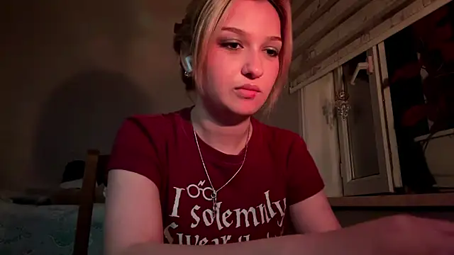 Snapshot of CloudyFoxy chatting on 06/09/26, 07:48 CloudyFoxy online show from 06/09/26, 07:48