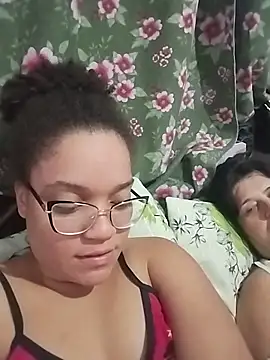 Esquetadinhas online show from 06/30/26, 01:38