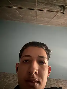 Snapshot of henr1ck23cm chatting on 06/09/26, 01:56 henr1ck23cm online show from 06/09/26, 01:56