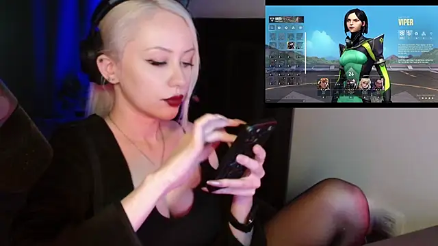 roxxyrowe online show from 06/13/26, 02:42