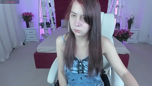 Snapshot of Livia_Shy chatting on 06/29/26, 05:36 Livia Shy online show from 06/29/26, 05:36