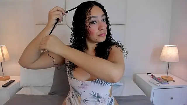 NaomiCambels online show from 07/11/26, 07:03