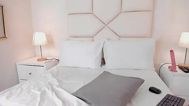 NaomiCambels online show from 06/21/26, 07:14