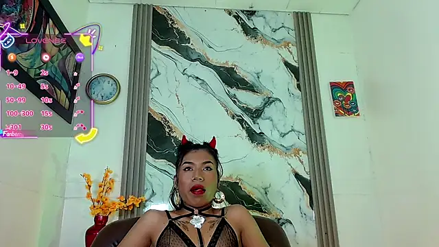 Astrid Cardenas online show from 06/18/26, 03:27