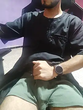 Snapshot of halim_Hott chatting on 07/14/26, 12:33 halim Hott online show from 07/14/26, 12:33
